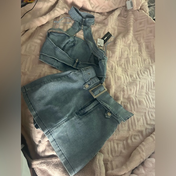 2 pc set - Picture 2 of 3